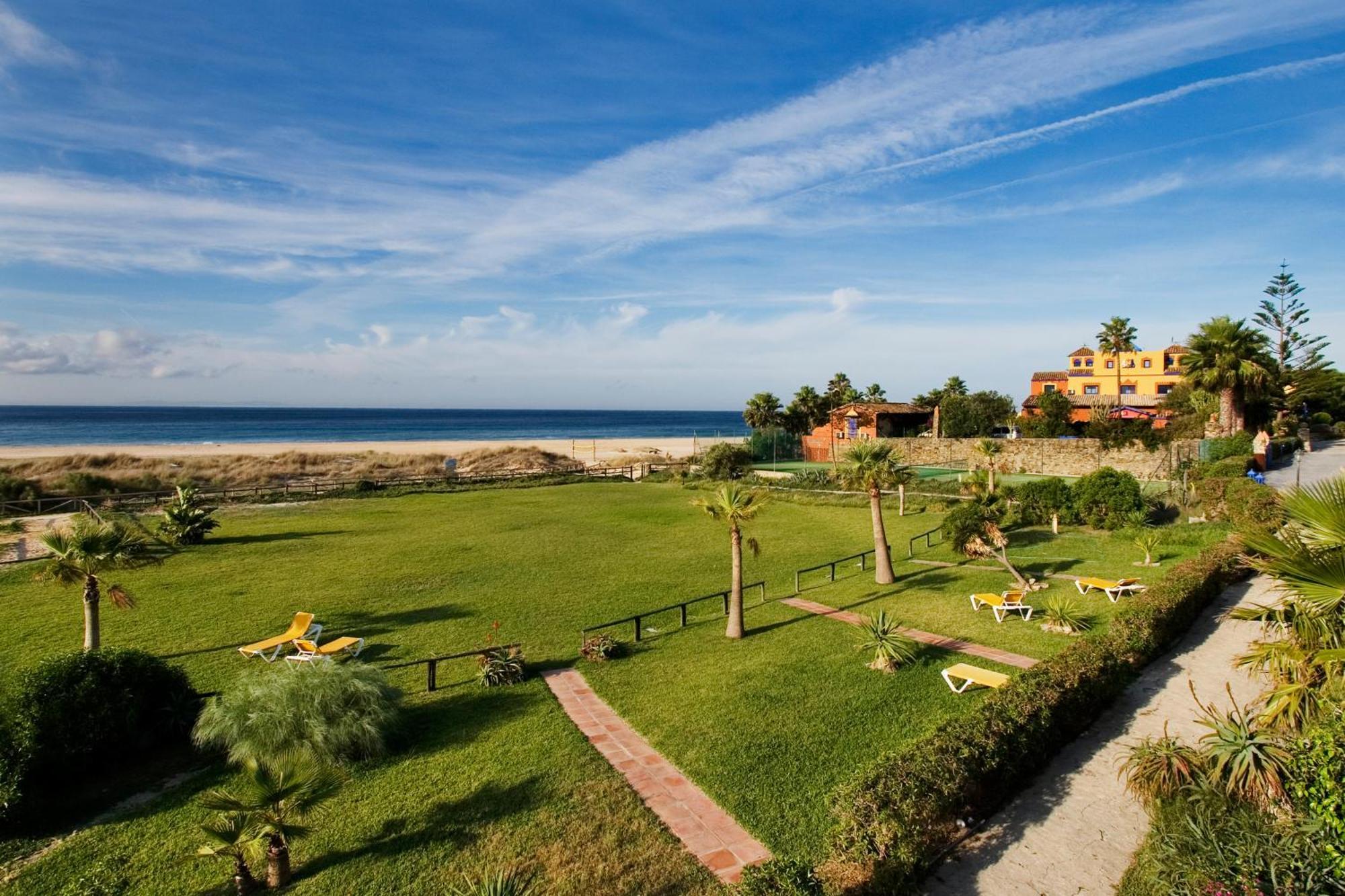 Beach Hotel Dos Mares Tarifa Bagian luar foto