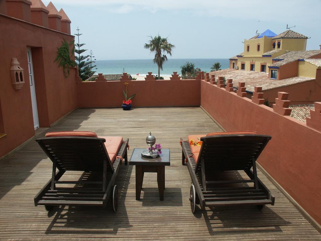 Beach Hotel Dos Mares Tarifa Bagian luar foto