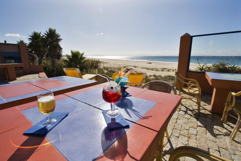 Beach Hotel Dos Mares Tarifa Bagian luar foto
