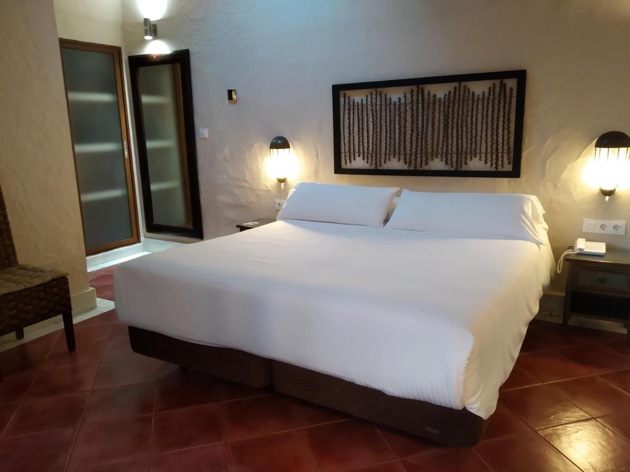 Beach Hotel Dos Mares Tarifa Bagian luar foto